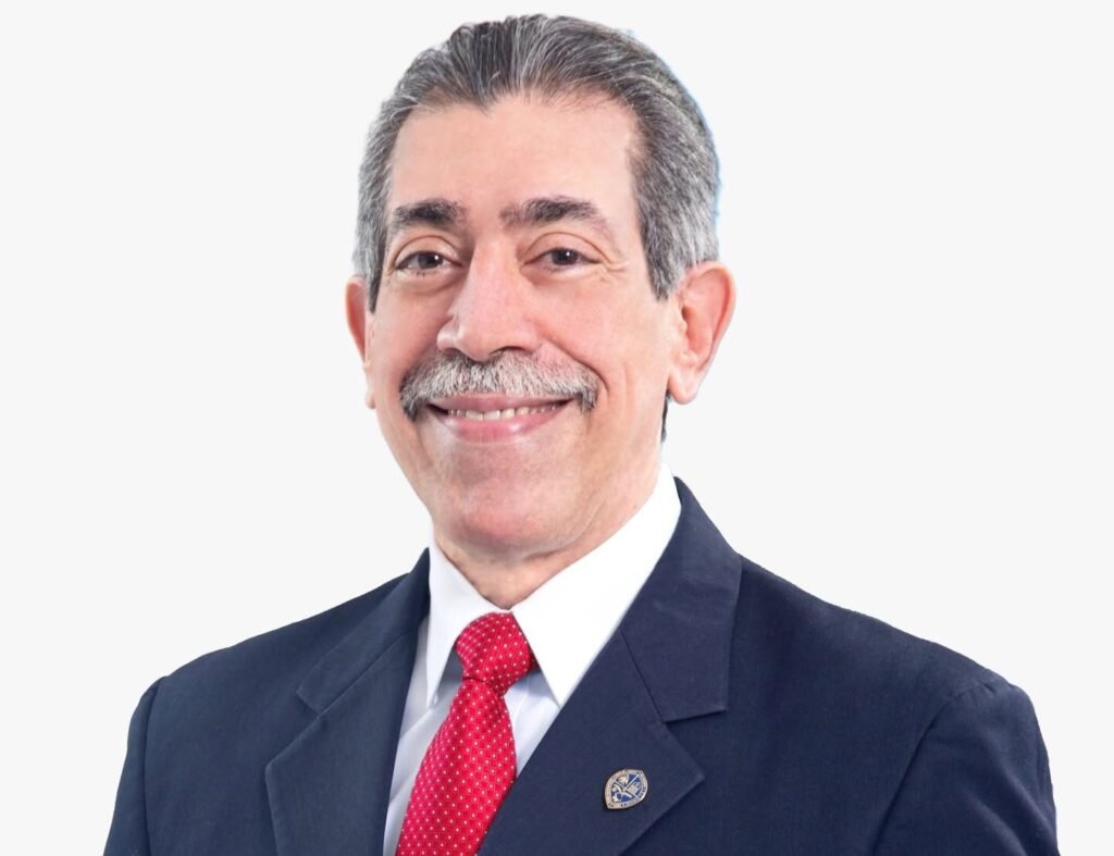 Rector de la UASD, imagen relacionada con el diplomado gratuito para gestores de PYMES
