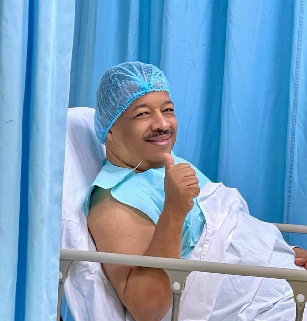Roberto Rosario Márquez durante su recuperación tras una intervención quirúrgica preventiva