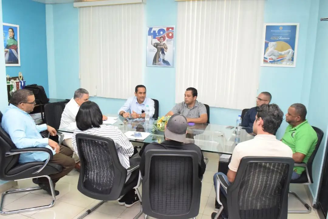 Imagen relacionada con la reunión sobre conectividad y servicio de internet