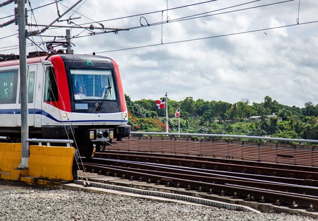 Trenes del Metro de Santo Domingo durante la interrupción del servicio en un tramo de la Línea 1 por una falla eléctrica