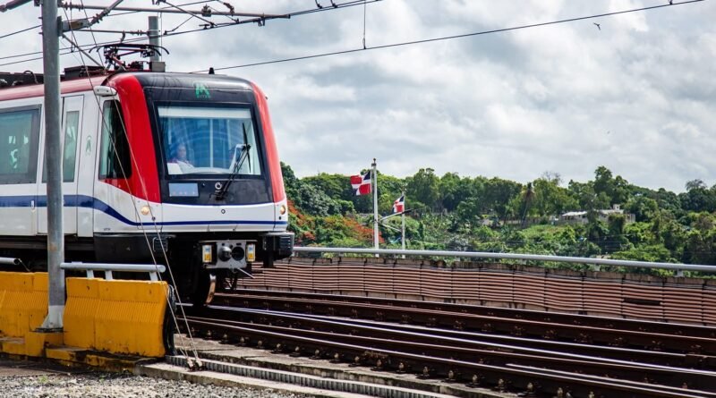 Trenes del Metro de Santo Domingo durante la interrupción del servicio en un tramo de la Línea 1 por una falla eléctrica