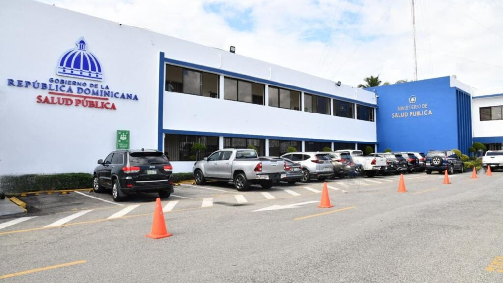 Equipos especializados del Ministerio de Salud Pública trabajan para mejorar la atención materna y neonatal en hospitales del país.