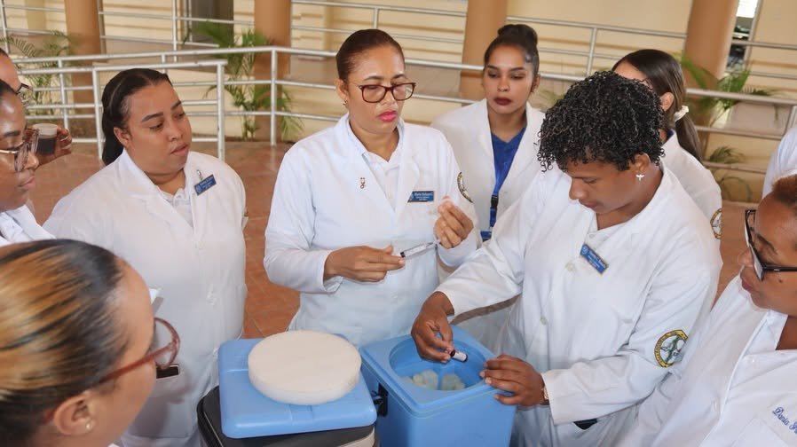 Jornada de vacunación de la UASD Centro Nagua en beneficio de la comunidad