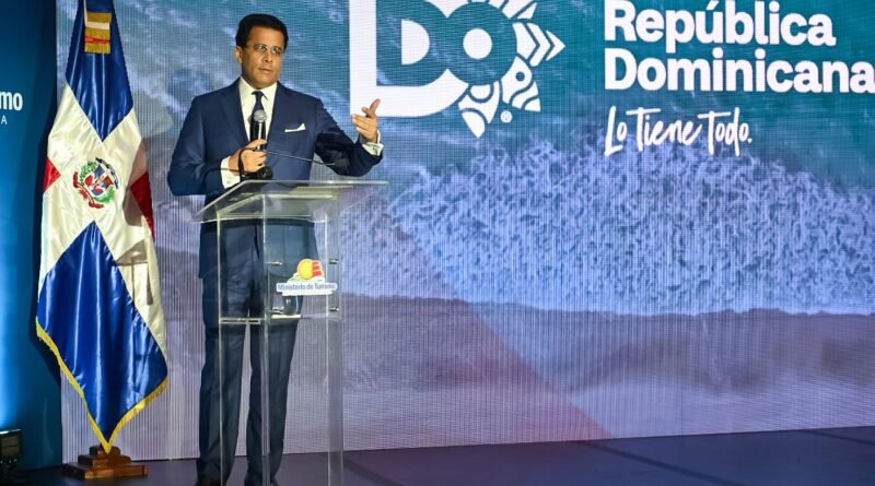 Representantes de Mitur y Visa durante la presentación de su alianza estratégica para impulsar el turismo en República Dominicana