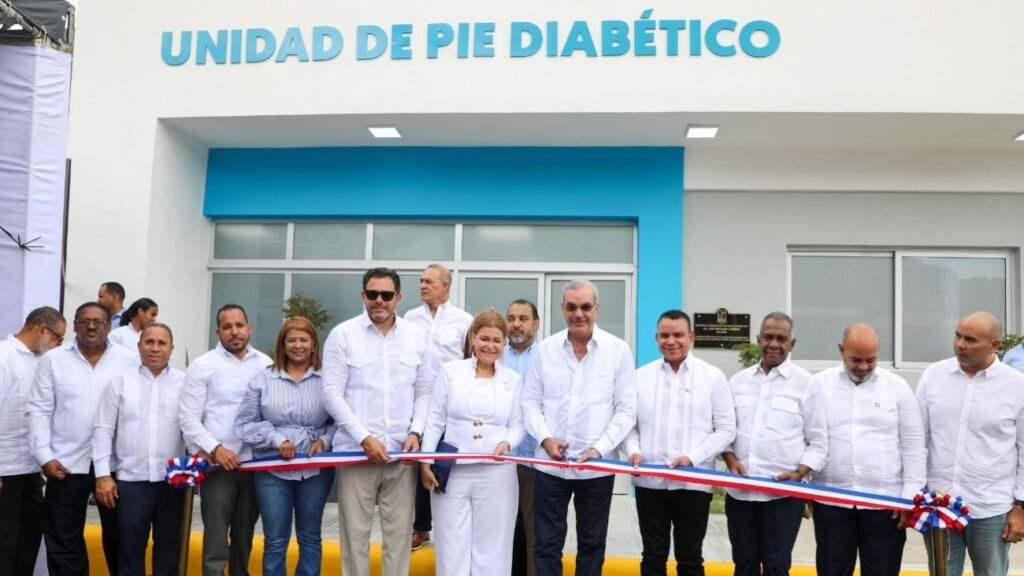 Imagen del artículo sobre las unidades de Hemodiálisis y Pie Diabético en San José de Ocoa