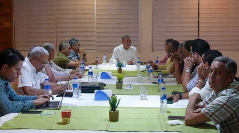 Agricultura inicia pignoración de ocho millones de libras de pollo para estabilizar precios y respaldar a productores