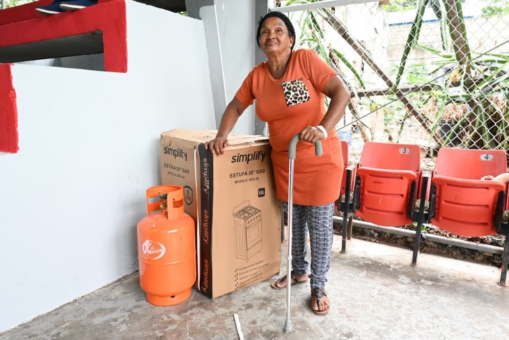 Programa Cambio de Fogones por Estufas beneficia a familias de Santiago