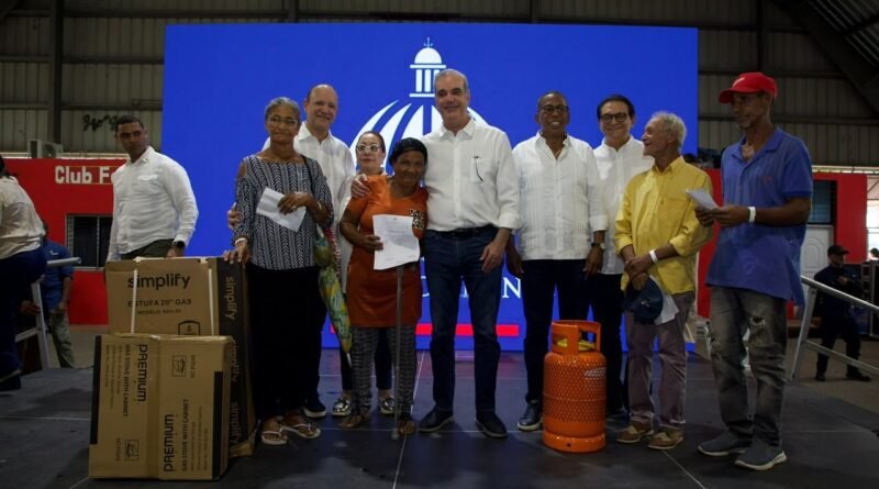Programa Cambio de Fogones por Estufas beneficia a familias de Santiago