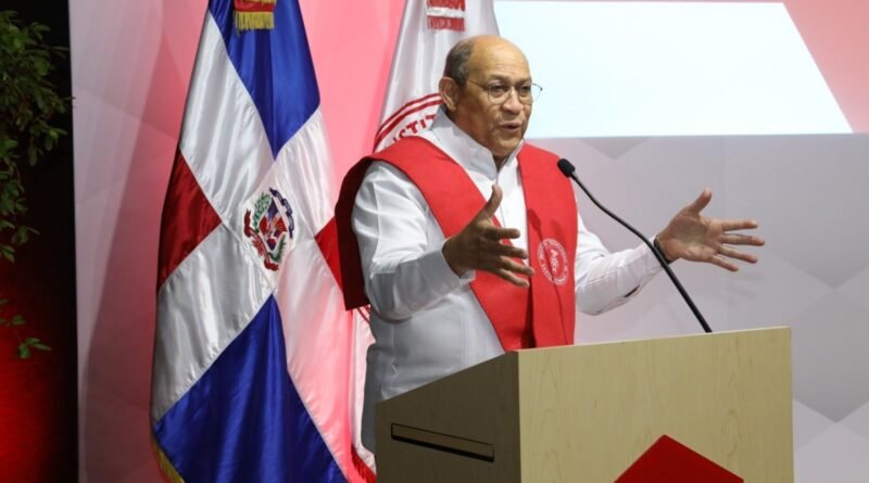 INTEC distingue a Rafael Santos Badía como Profesor Honorífico